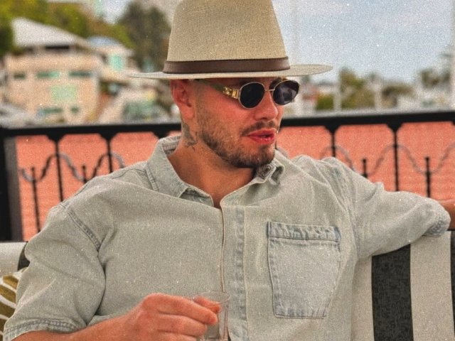 Сергей Хорошев радуется жизни рядом с Катей Мысиковой