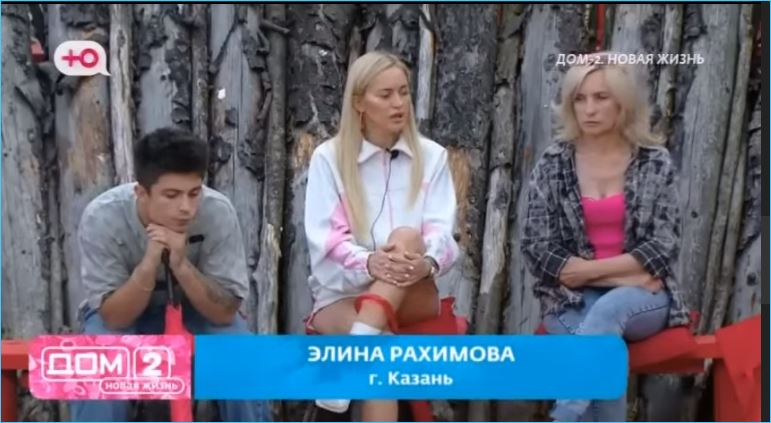 Мать Элины Рахимовой считает, что ее дочери необходимо немного отдохнуть от проекта и временно прекратить общение с Гурандой.