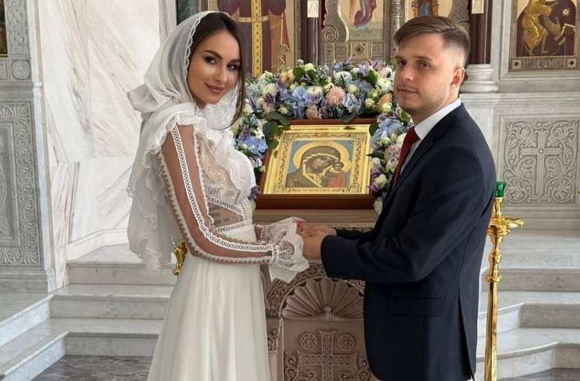 Валерия Ткачева, известная как Фрост, поделилась подробностями своей свадьбы с супругом.