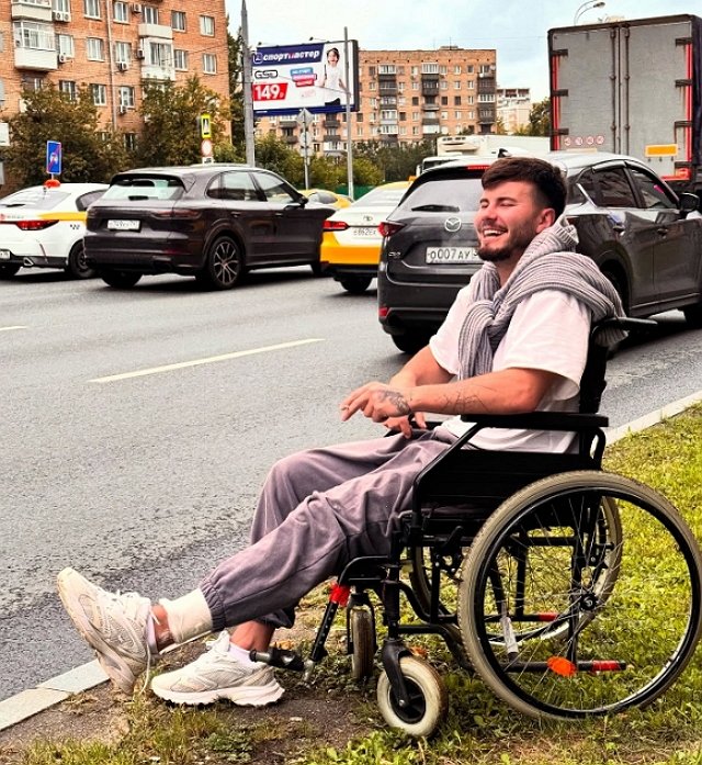 Хорошев вынужден передвигаться на инвалидной коляске
