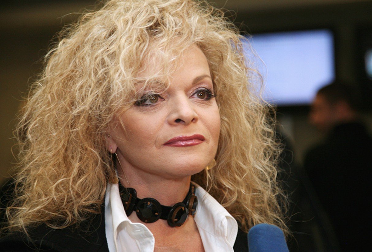 Лариса Долина отреагировала на скандал в семье Елены и Романа Товстик