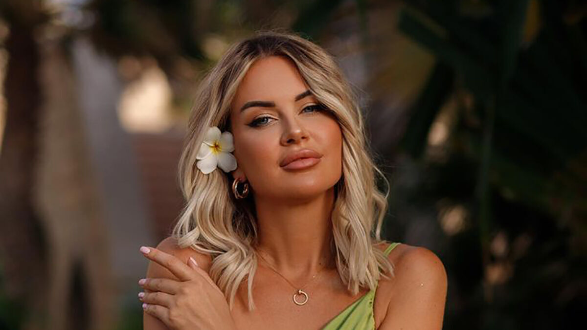 Марина Африкантова и Вика Романец отдыхают в Турции в одном отеле