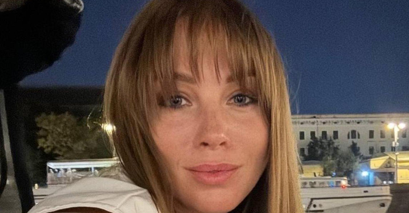 Полина Диброва опровергла информацию о проведенных ею пластических хирургических вмешательствах.