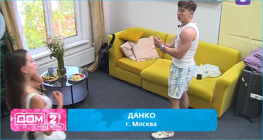 Мама Данко руководит кухней в престижном доме вместе с мамой Тырлышкной.