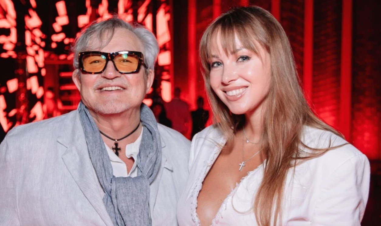 Дмитрий Дибров хочет лишить бывшую жену возможности пользоваться его фамилией