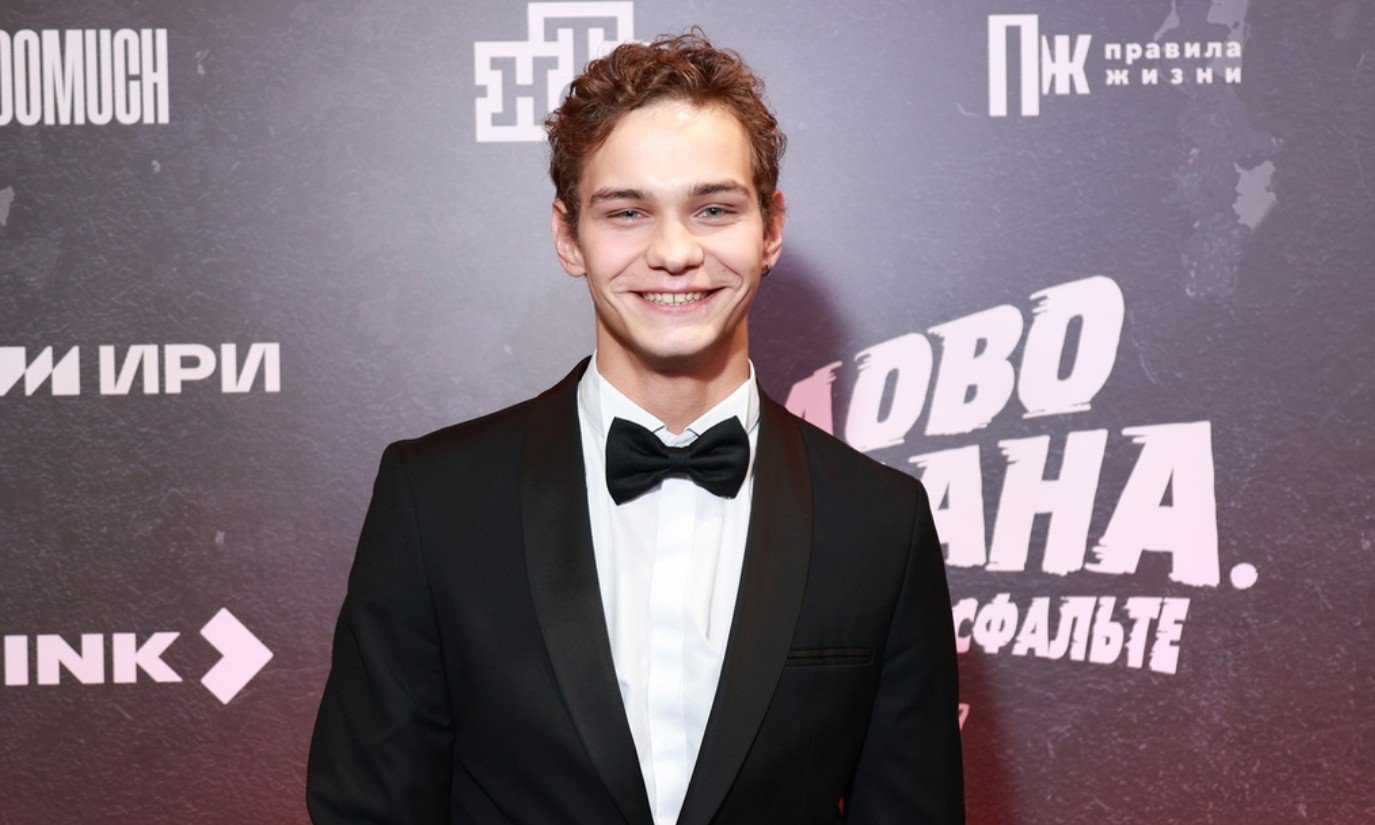 Звезда сериала "Слово пацана" подтвердил слухи о расставании с девушкой