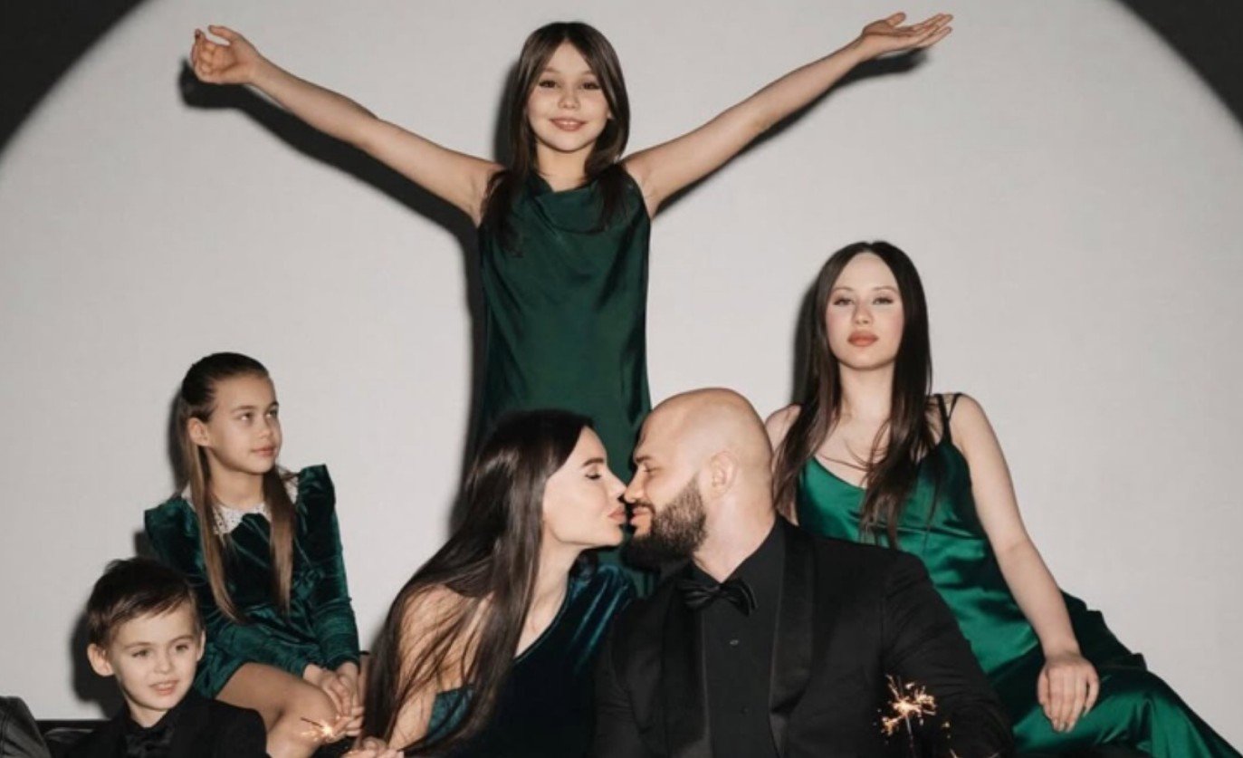 Джиган попросил суд дать им с Самойловой время на примирение