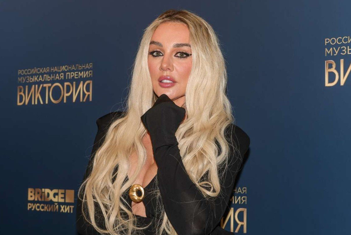 Анна Седокова опровергла слухи об отношениях с женатым футболистом