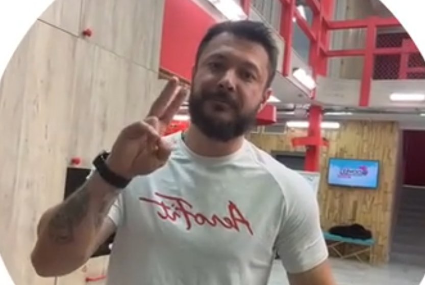 Дмитрий Шишкану проведёт экскурсии по Поляне для своих поклонниц