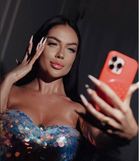 Катя Скалон приютила бездомного щенка