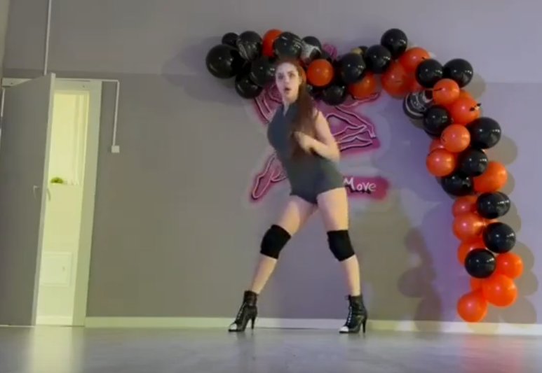 Екатерина Квашникова исполнила мечту и ходит в танцевальную студию