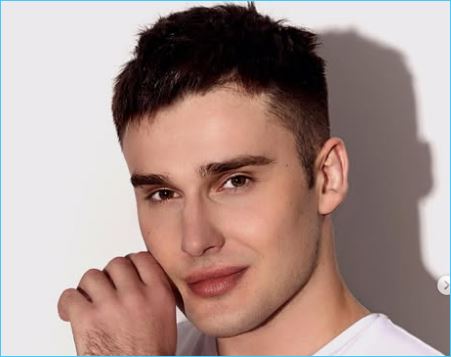 Никита Барышев в отпуске решил купить автомобиль