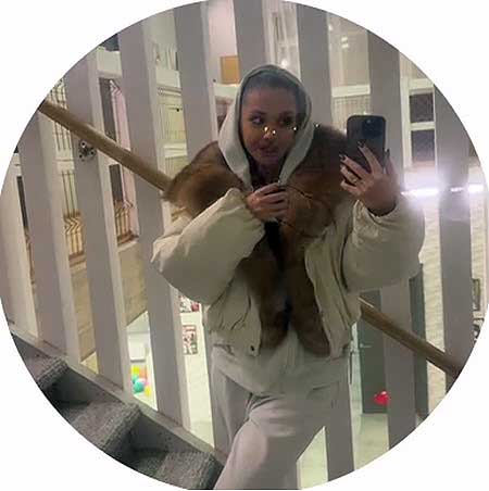 Катя Квашникова получила подарок от Игоря Григорьева