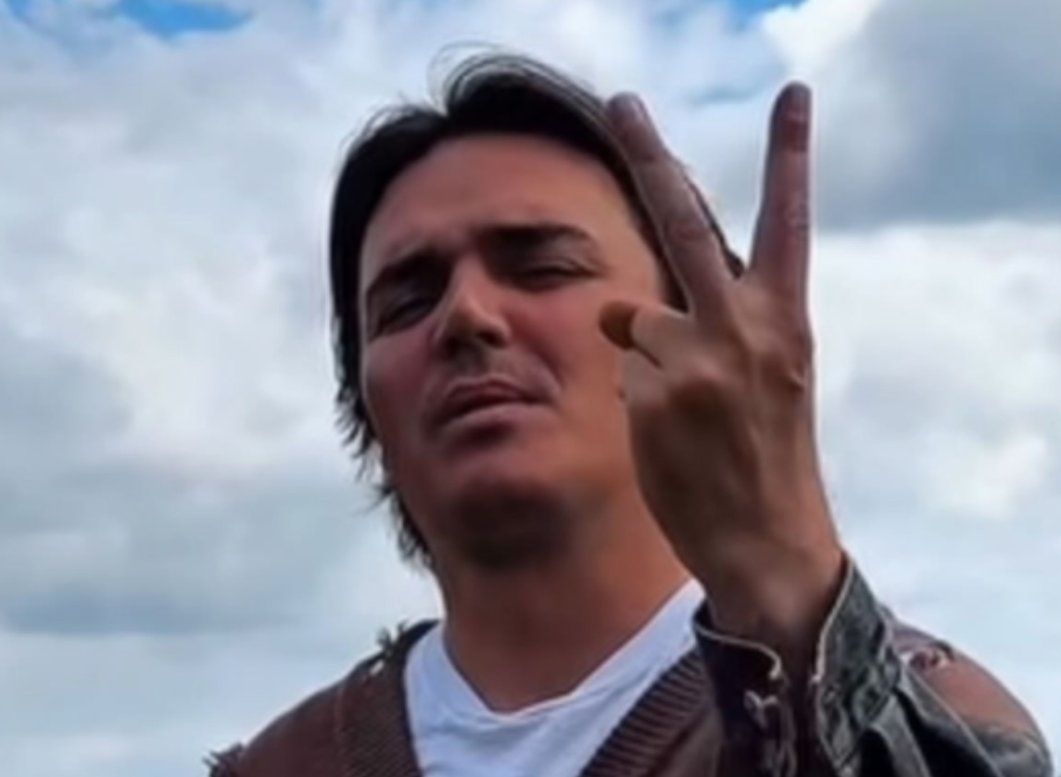 Евгений Кузин отмечает свой день рождения с Барзиковым в Таиланде