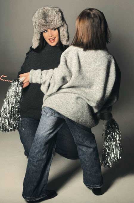 Дочь Артемовой устроила истерику в детском саду из-за маленького подарка