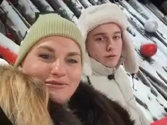 Вероника Гракович нарядила с любовником Артёмом ёлочку