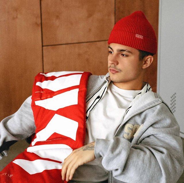 Никита Гуранда на поляне ждёт встречи с новой девушкой