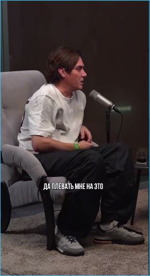 Евгений Кузин не будет наряжать елку с дочкой к Новому году