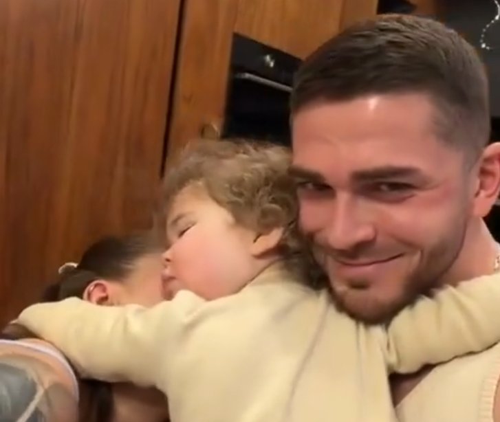 Роман Капаклы назвал свою дочь Мию "мини-отморозком"