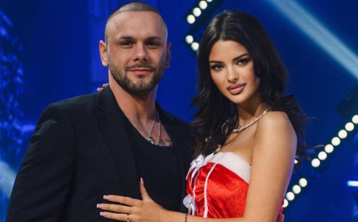 Максим Евстропов приготовил для супруги "подарочный" квест на годовщину свадьбы