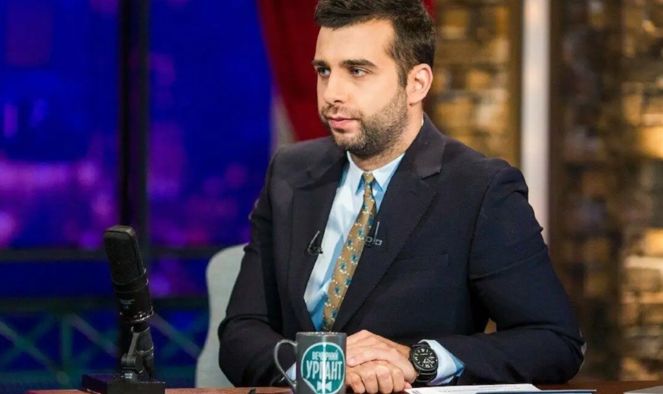 Иван Ургант поиронизировал на тему скандалов с участием Долиной и Диброва