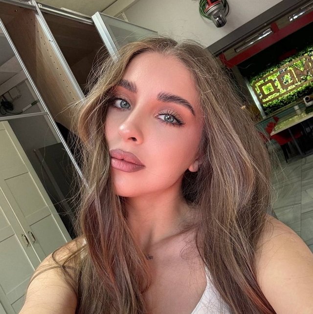 Катя Квашникова считает, что пора Альберту Граковичу идти домой.