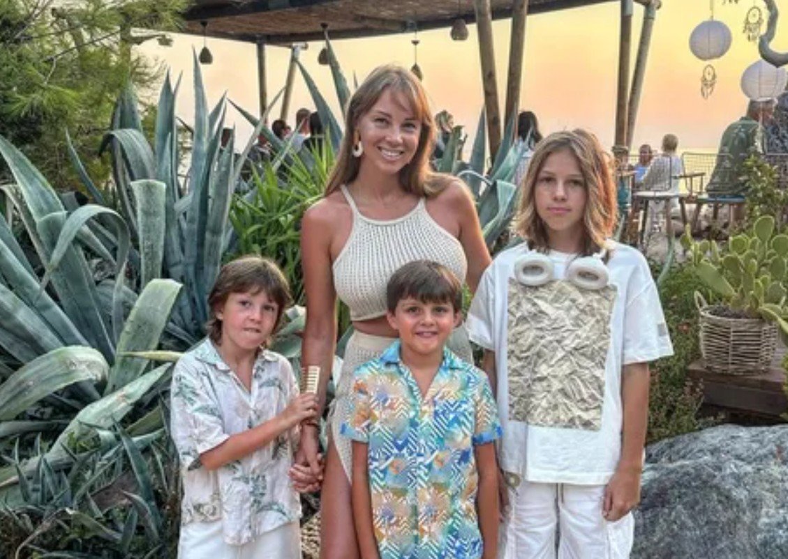 Полина Диброва отреагировала на похожесть её собственного сына и дочери Романа Товстика