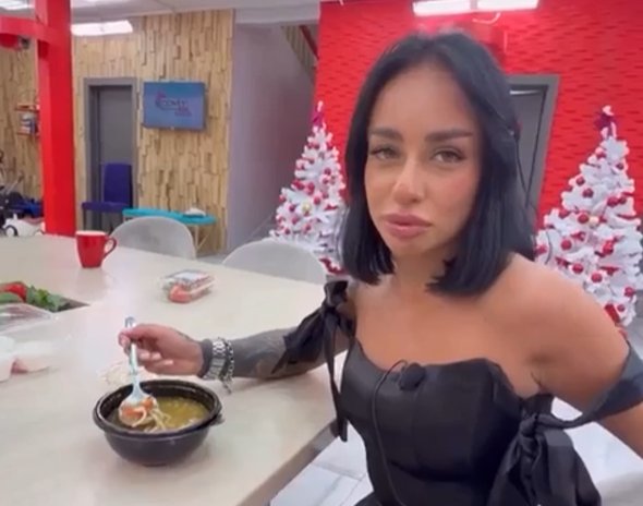 Пикантные фото новой девушки Никиты Гуранды удивили зрителей Дома 2