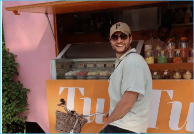 Давид Манукян с женой Мари Краймбрери проводят отпуск на Мальдивах