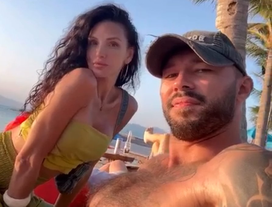 Саймон Марданшин расстался с девушкой при странных обстоятельствах