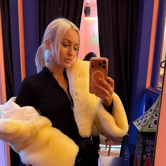 Элина Рахимова прибралась в комнате бывшего парня