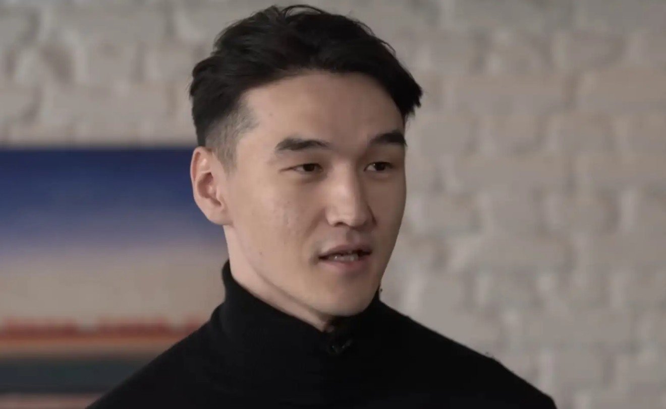 В Сети обсуждают "депортацию" Нурлана Сабурова