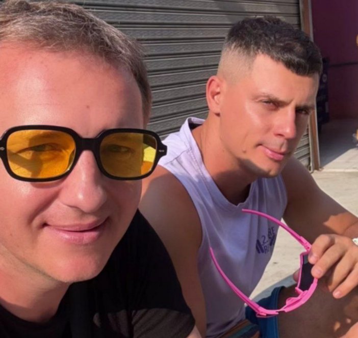 Илья Яббаров общается с Миланой Коломеец, пока Тепловодская развлекается с подругами