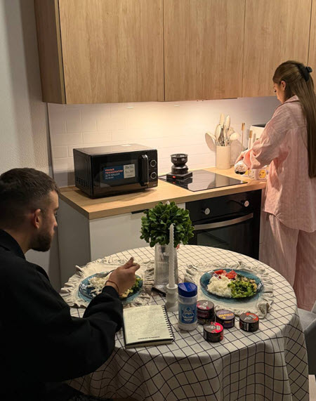 Квашникова считает, что Игорь жалеет о том, что они ушли с проекта