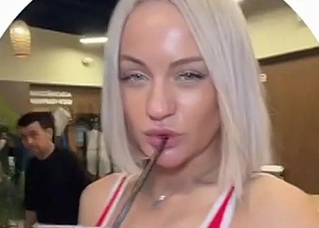 Элина Рахимова порядочная девушка и не знакомится в банях