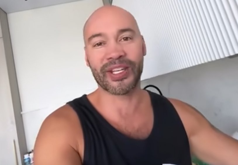 Андрей Черкасов рассказал, почему живет один в новой квартире