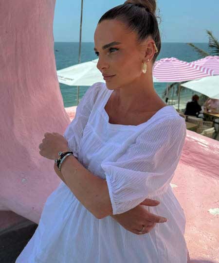 Новости с поляны от Прель про агрессивного Руслана Асланова и новости от Фиткевич про то, как Балан заказал доставку цветов в Китае для Элины