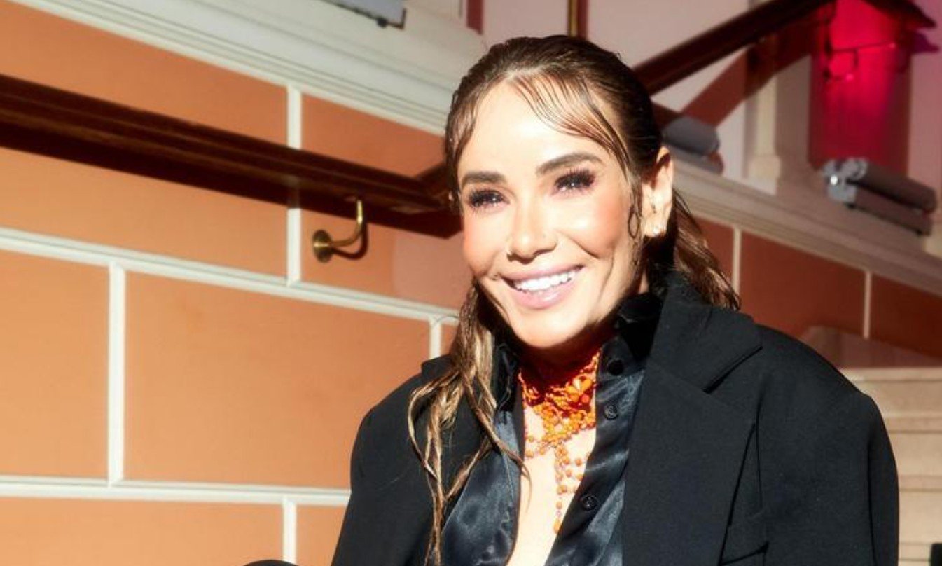 Айза отреагировала на скандальное поведение певицы Славы