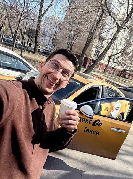 Дмитрий Луковкин устроился на работу, теперь он не бизнесмен, а таксист
