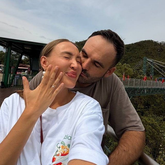 Елизавета Полыгалова: Мы в ЗАГСе, прикиньте?