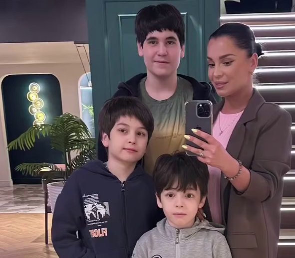 Юлия Колисниченко воспитывает в детях братство и кровную привязанность