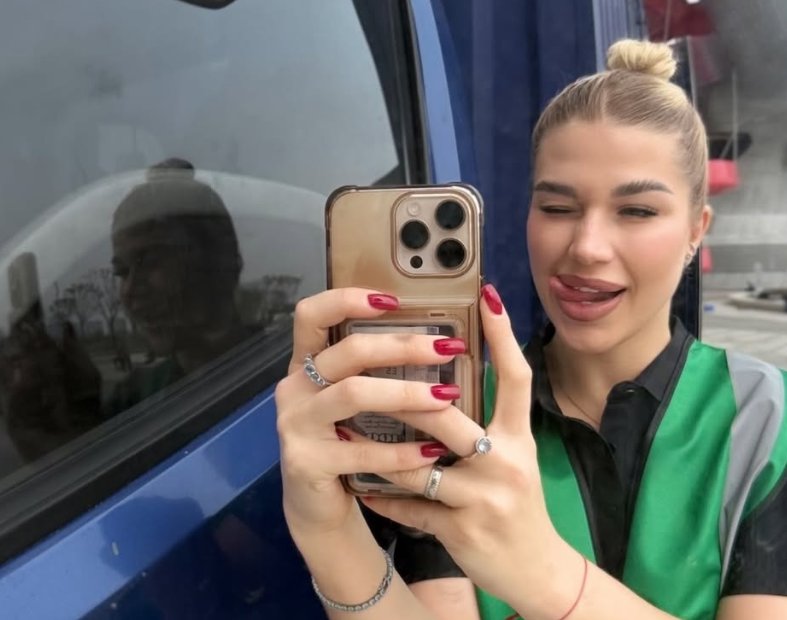 Анастасия Ромашова уехала от мужа Евгения в Шанхай