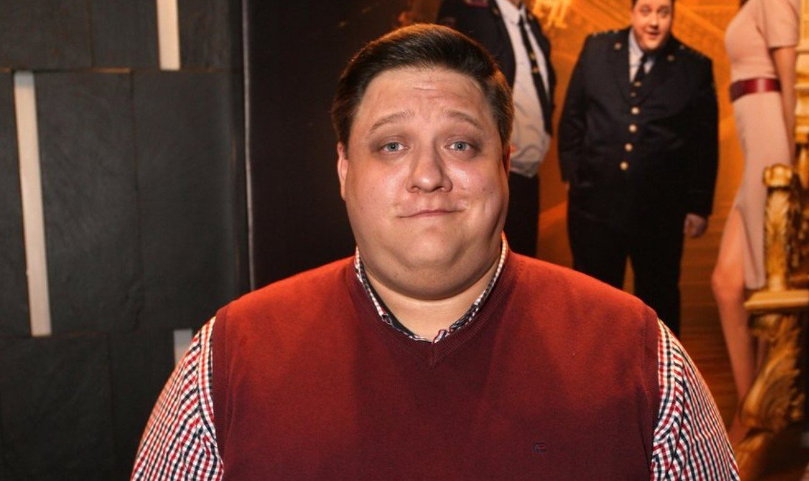 Сериал "Большой человек" с Романом Поповым выходит на ТВ