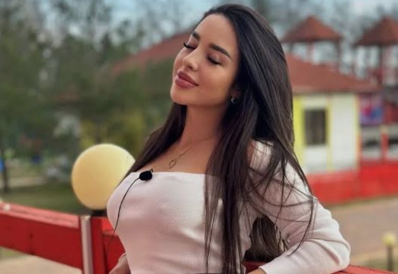 Евгения Дорожкина поблагодарила зрителей за то, что они видят её ведущей Дома 2