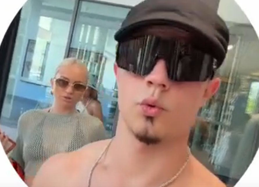 Элина Рахимова выпрашивает у Гуранды в Китае подарки