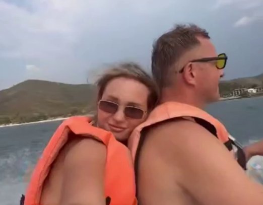 У Ильи Яббарова новая девушка, что делает Тепловодская в Таиланде?