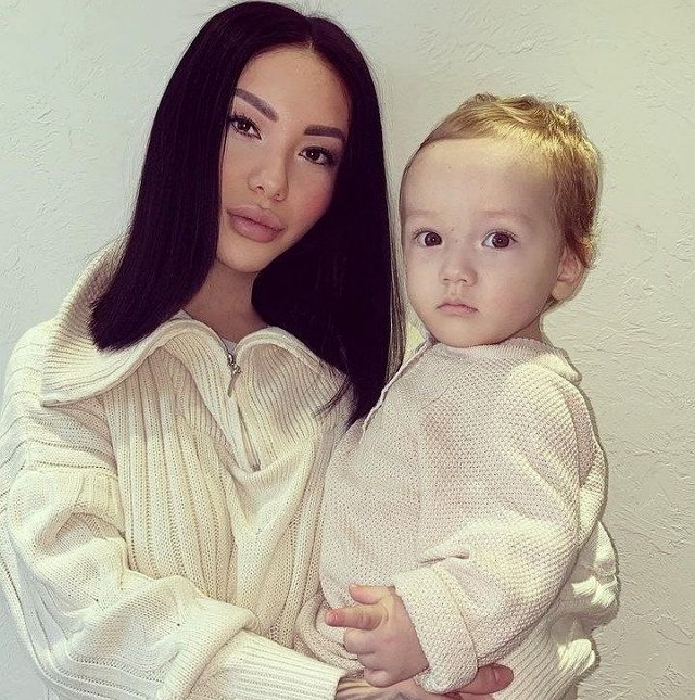 Вероника Трощенкова переписывается с Никитой Утенковым