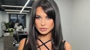 Ира Пинчук прикупила новую машинку и сходила на несколько неудачных свиданий