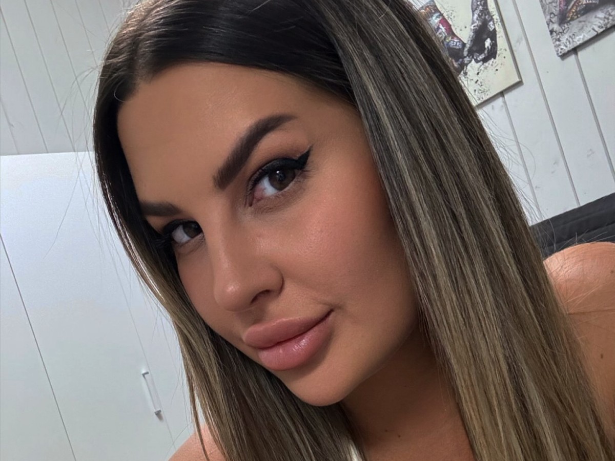 Майя Донцова выбирает свадебное платье