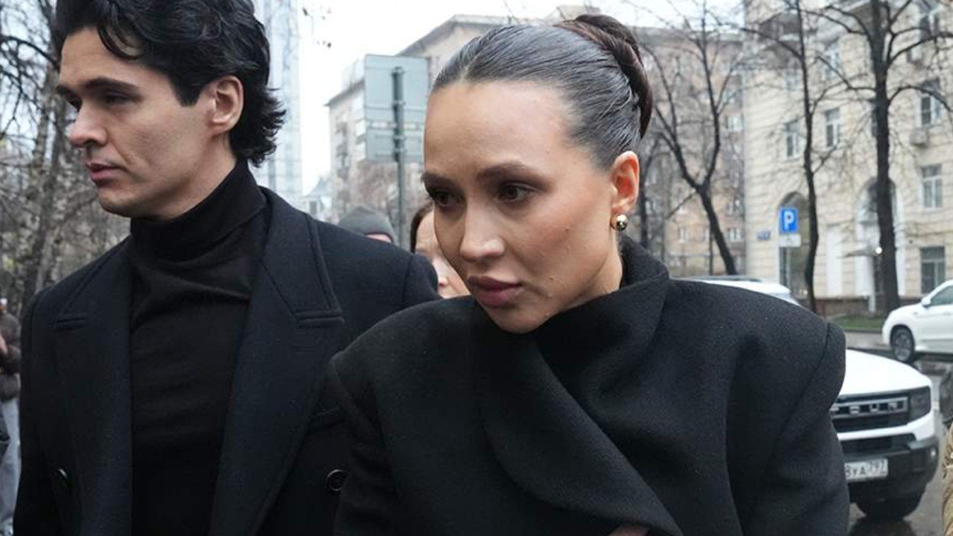 Жених Лерчек ответил на один из негативных комментариев ее подписчиков